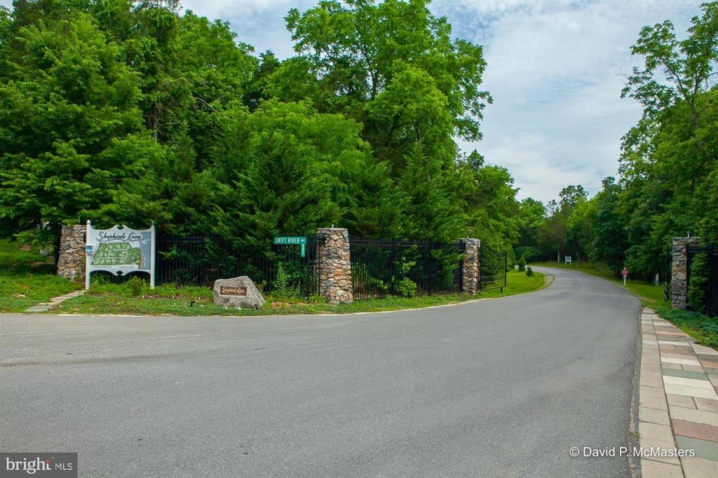 4401 Scrabble Rd, Shepherdstown, WV 25443
