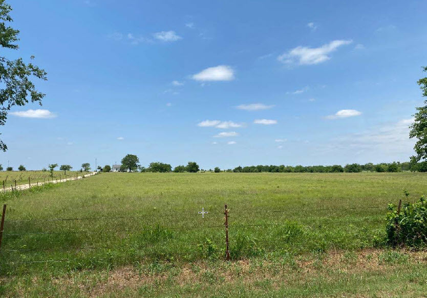 321 Carolyn Ln, Italy, TX 76651