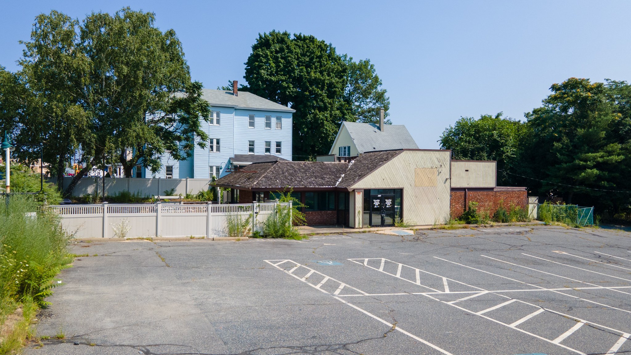675 Main St, Clinton, MA 01510