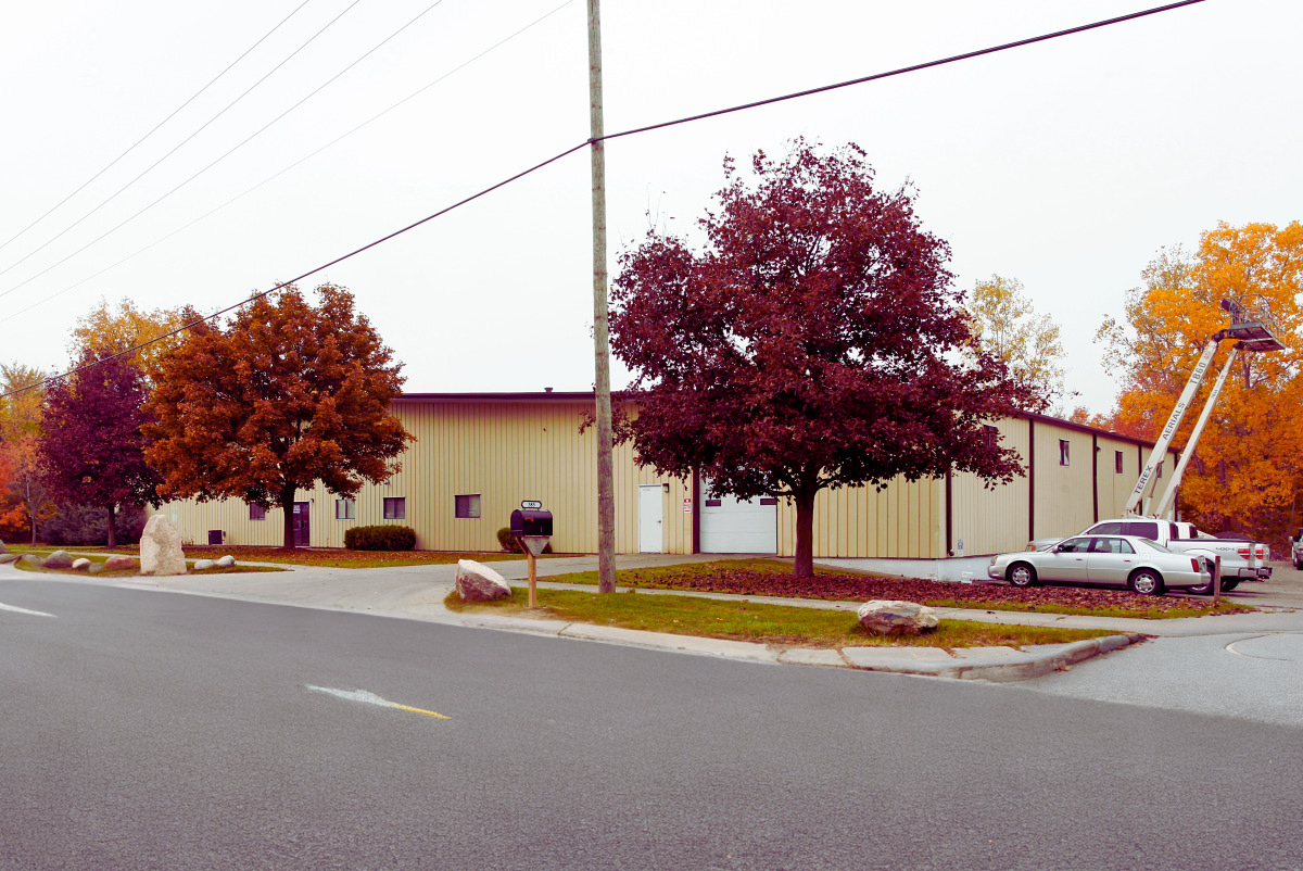 385 N Mill St, South Lyon, MI 48178