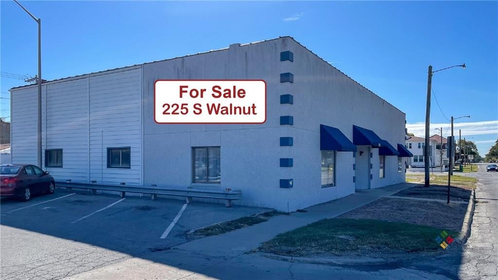 225 S Walnut St, Ottawa, KS 66067