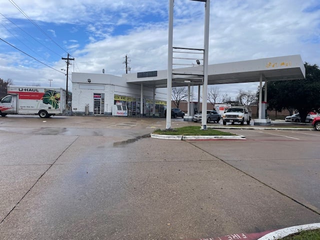1221 E Belt Line Rd, Desoto, TX 75115