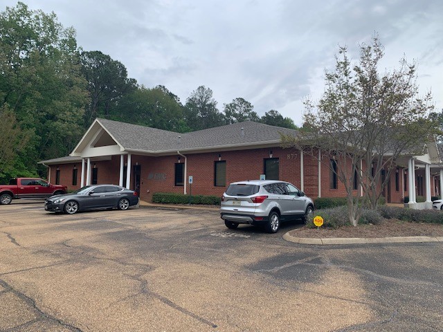 877 Northpark Dr, Ridgeland, MS 39157