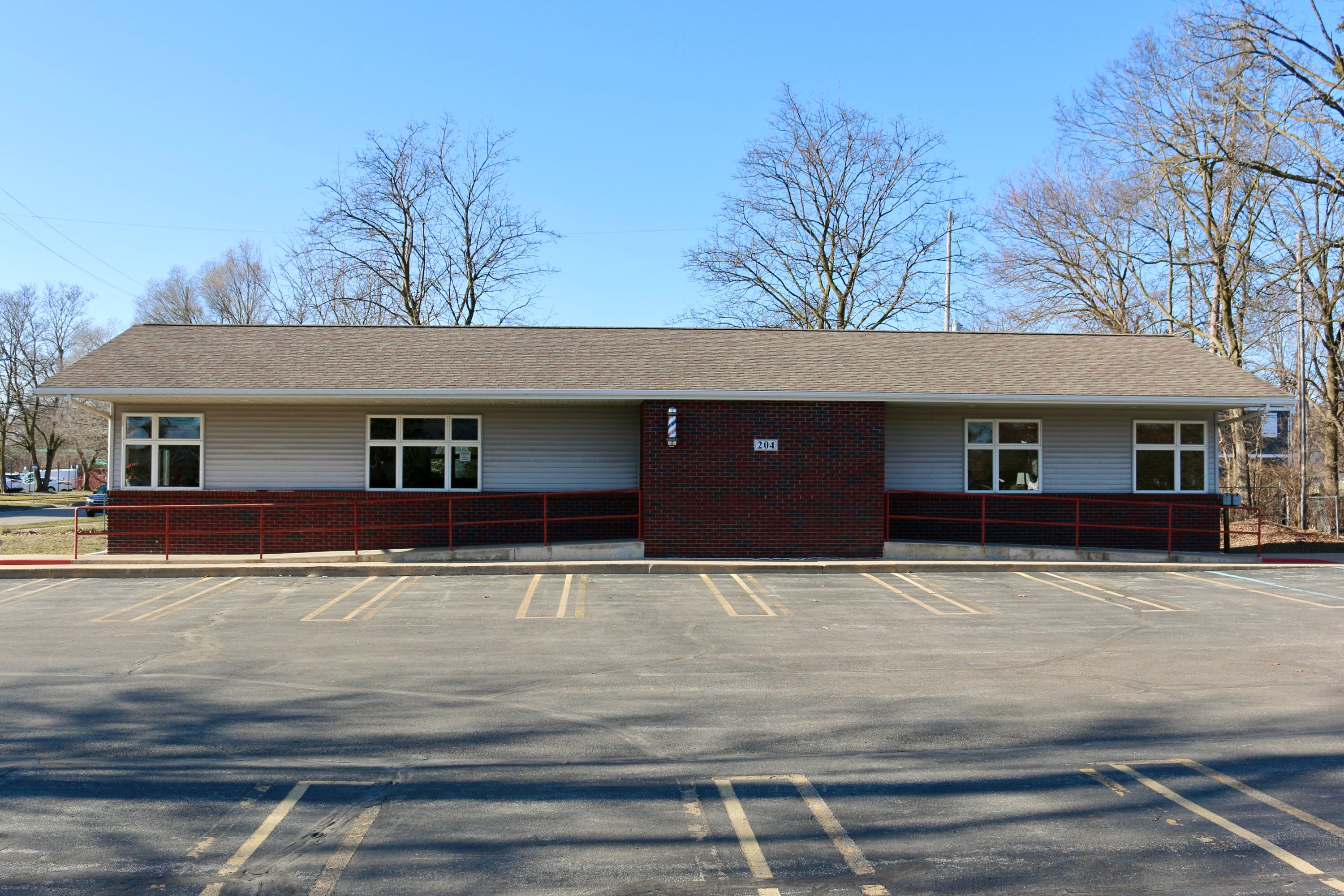 204 Buttles St W, Midland, MI 48640