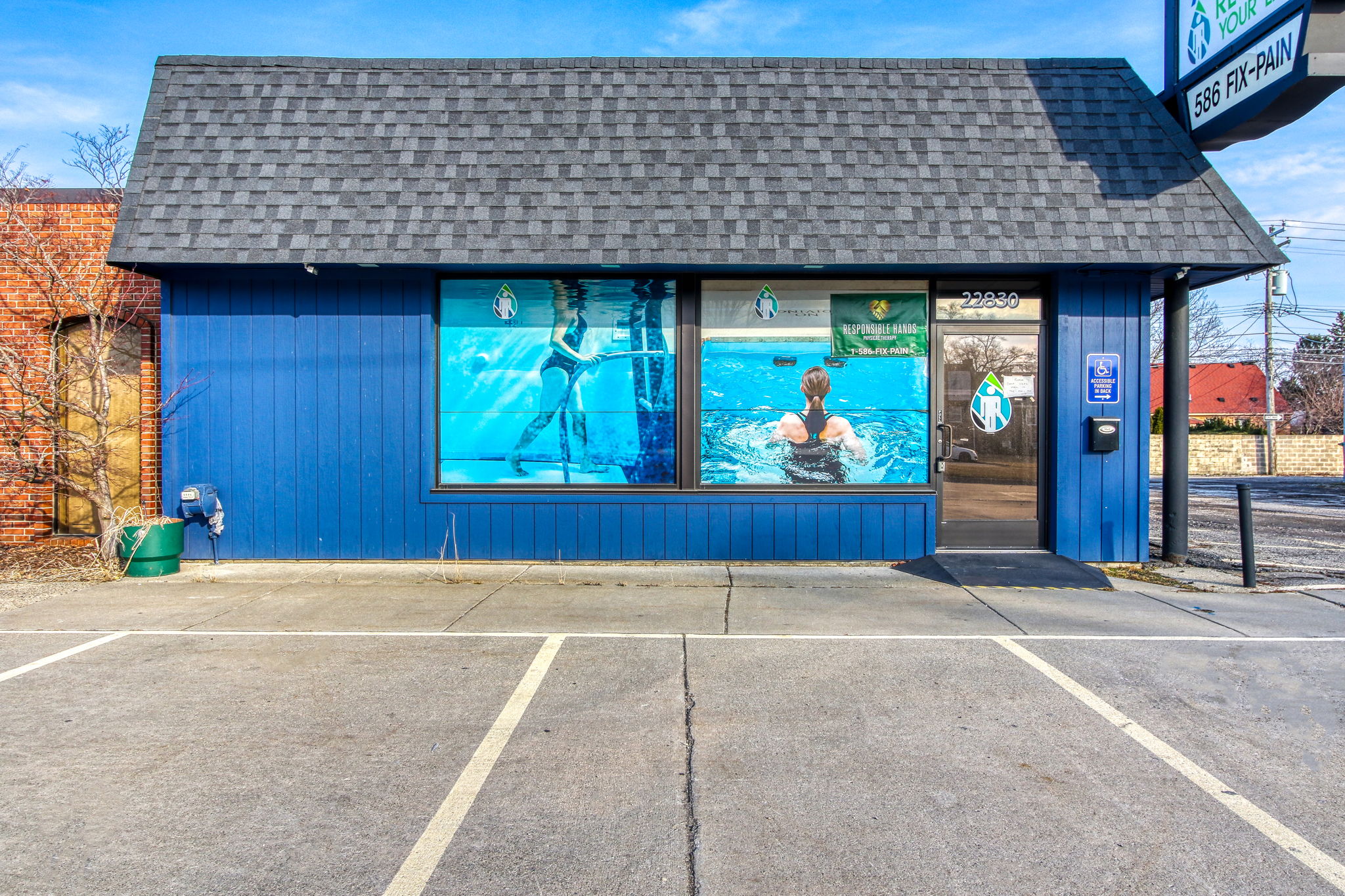 22830 Kelly Rd, Eastpointe, MI 48021