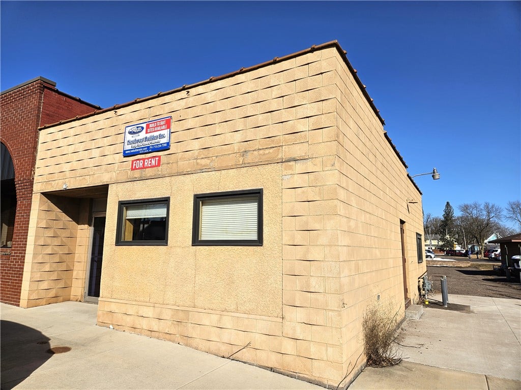 15 E Eau Claire St, Rice Lake, WI 54868