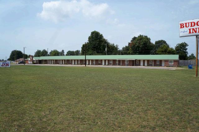 215 South Byp, Kennett, MO 63857