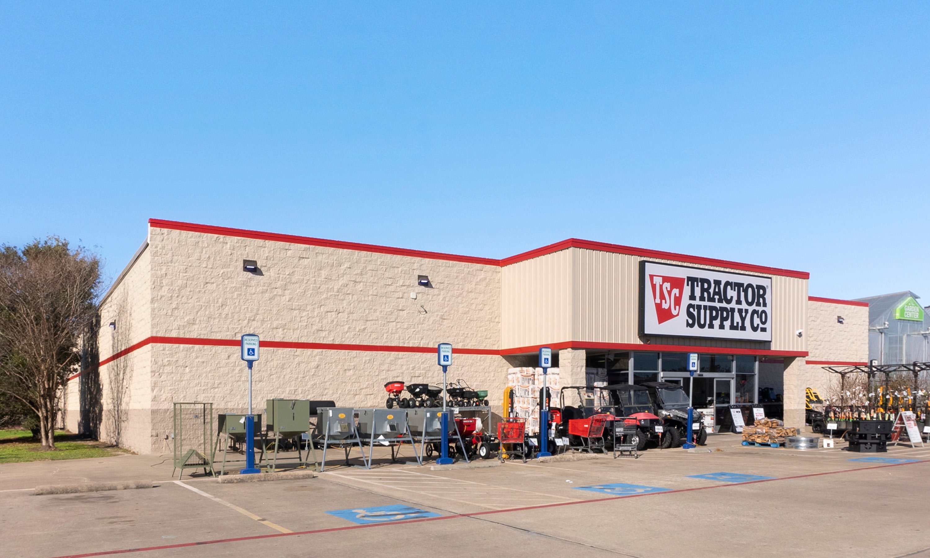 2020 Lutcher Dr, Orange, TX 77632