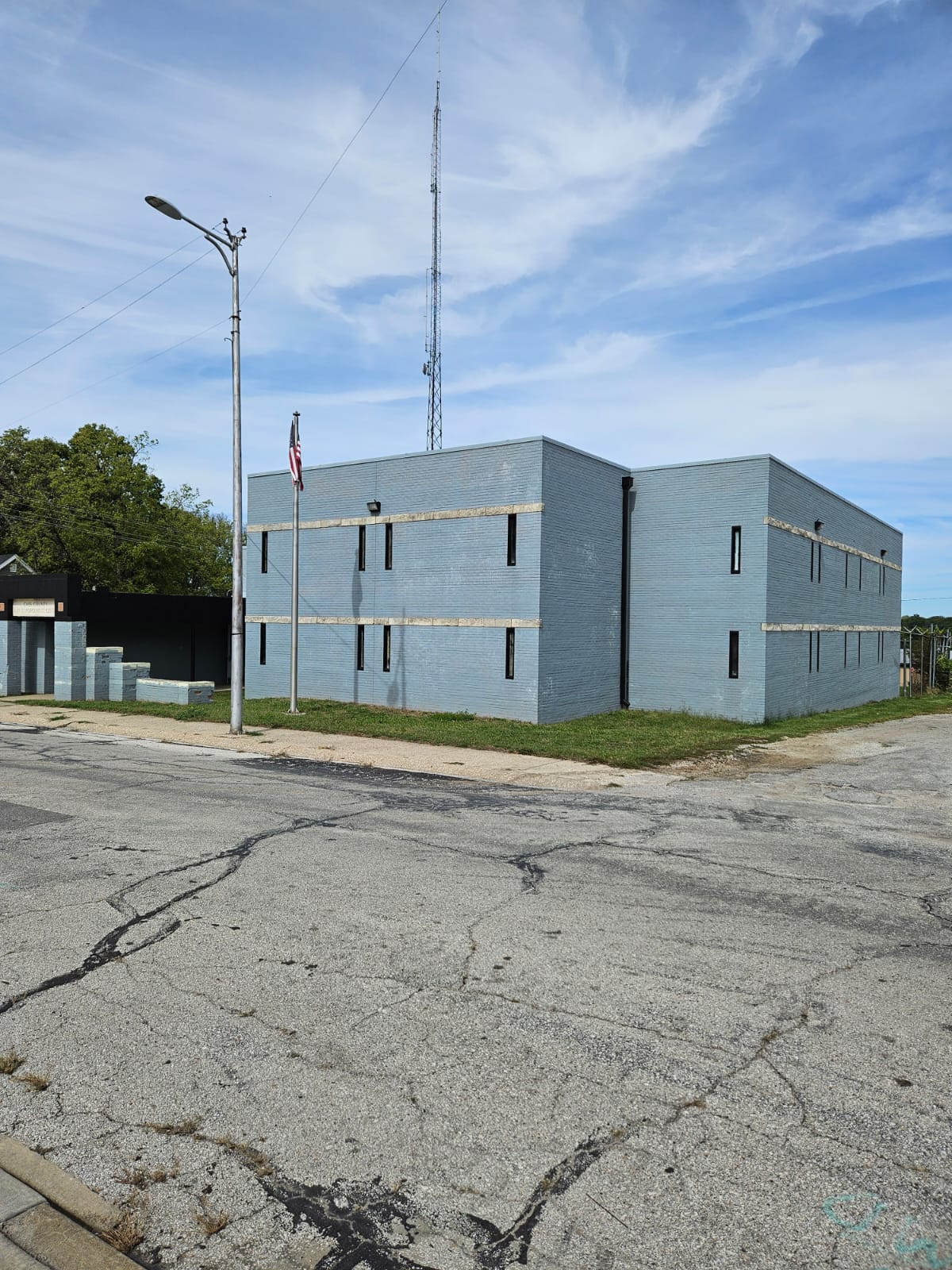 208 W Pearl St, Harrisonville, MO 64701