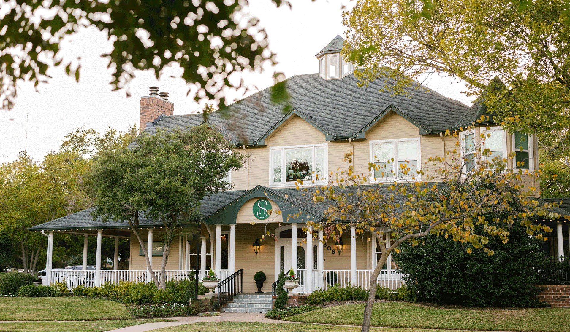 506 N Center St, Arlington, TX 76011