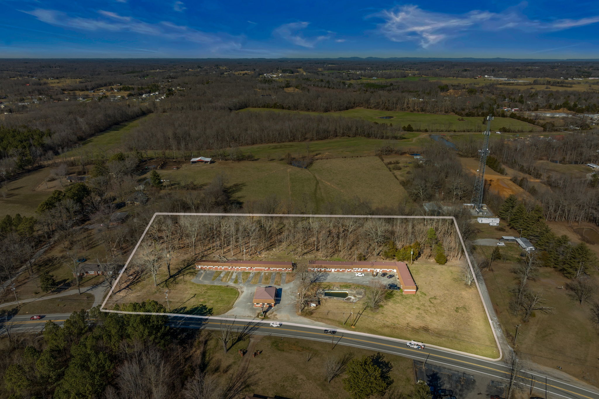 1957 W Broad St, Cookeville, TN 38501