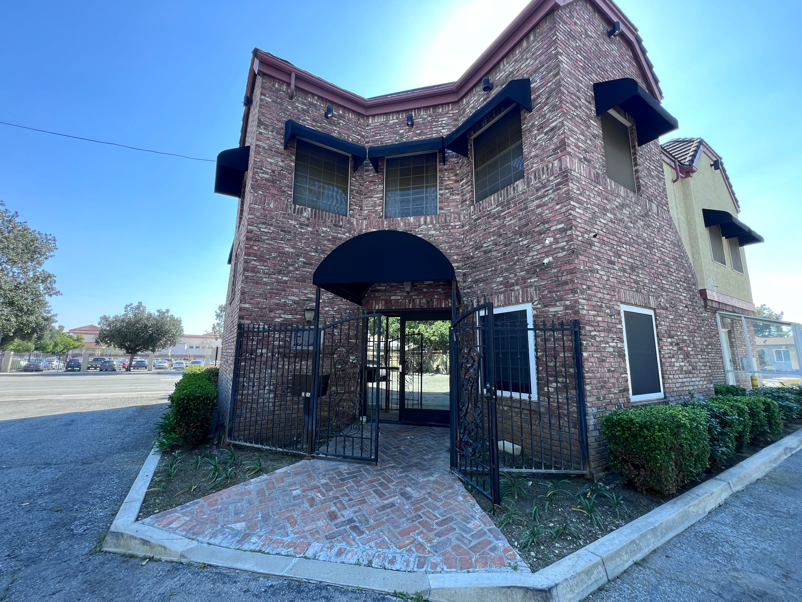 16742 Orange Way, Fontana, CA 92335