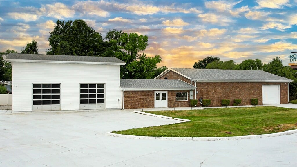 7455 Veterans Memorial Pkwy, St Peters, MO 63376