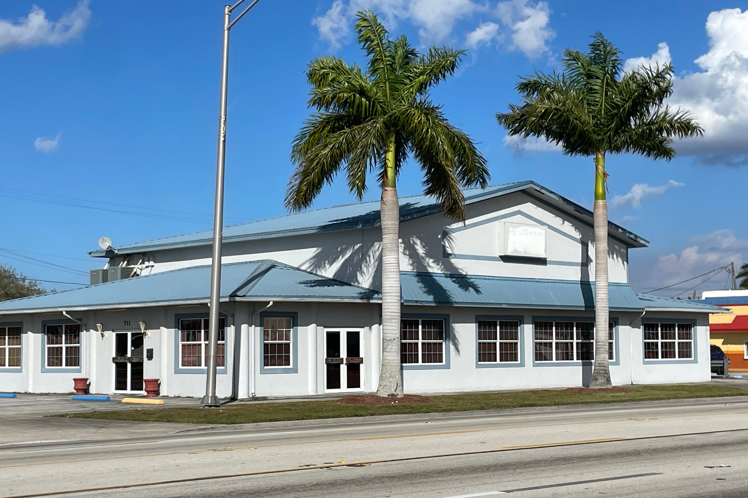 711 E Sugarland Hwy, Clewiston, FL 33440