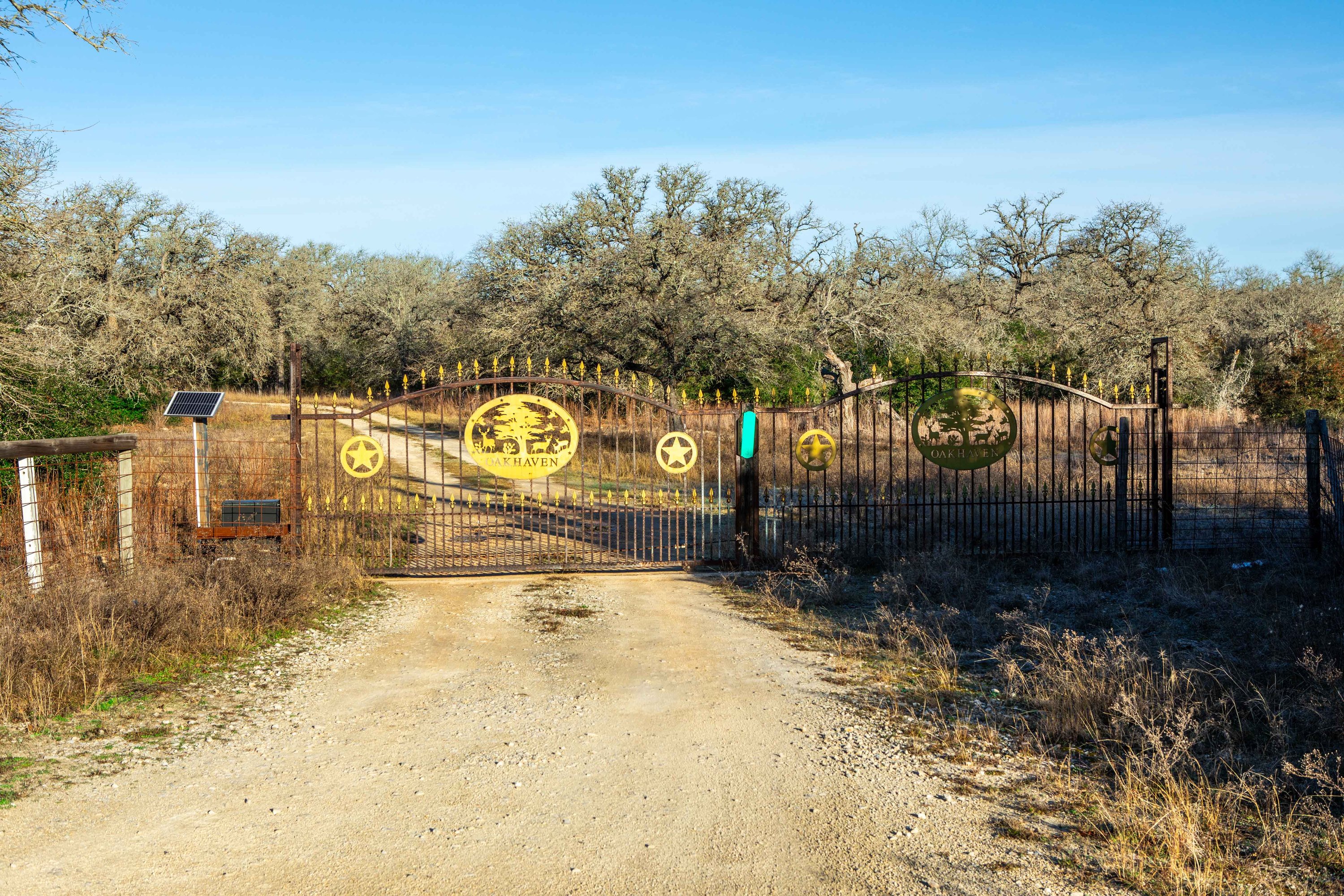 6003 Nockenut Rd, Seguin, TX 78155