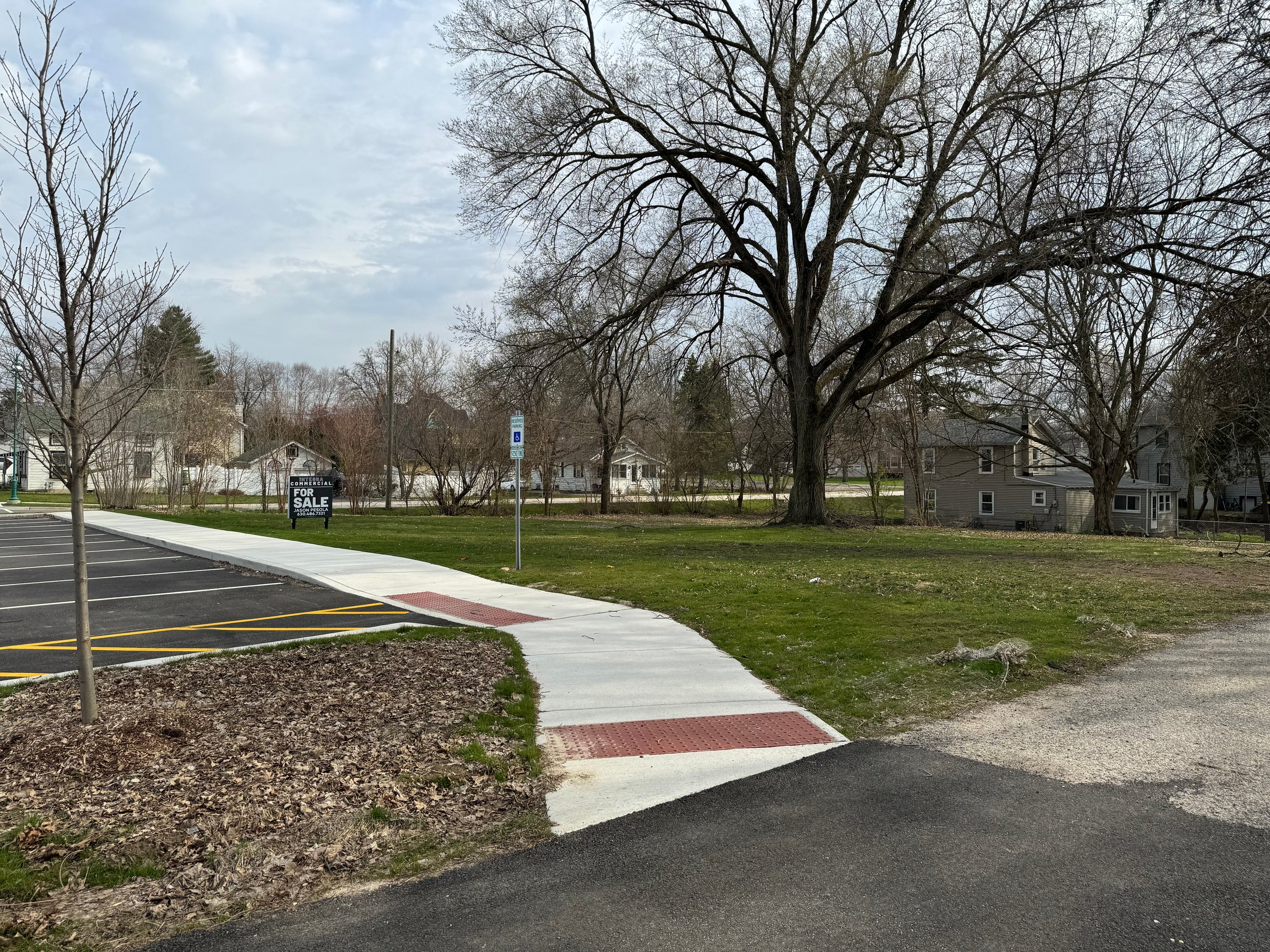 155 S Madison St, Oswego, IL 60543