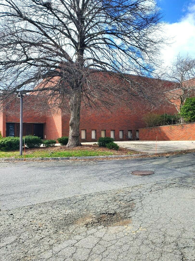 655 East St, New Britain, CT 06051