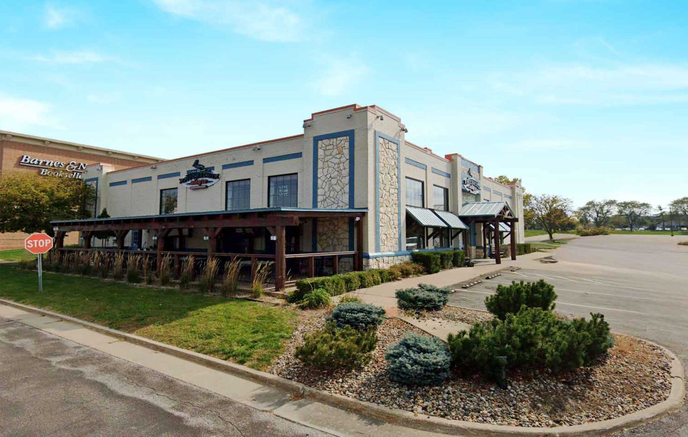 4570 University Ave, West Des Moines, IA 50266