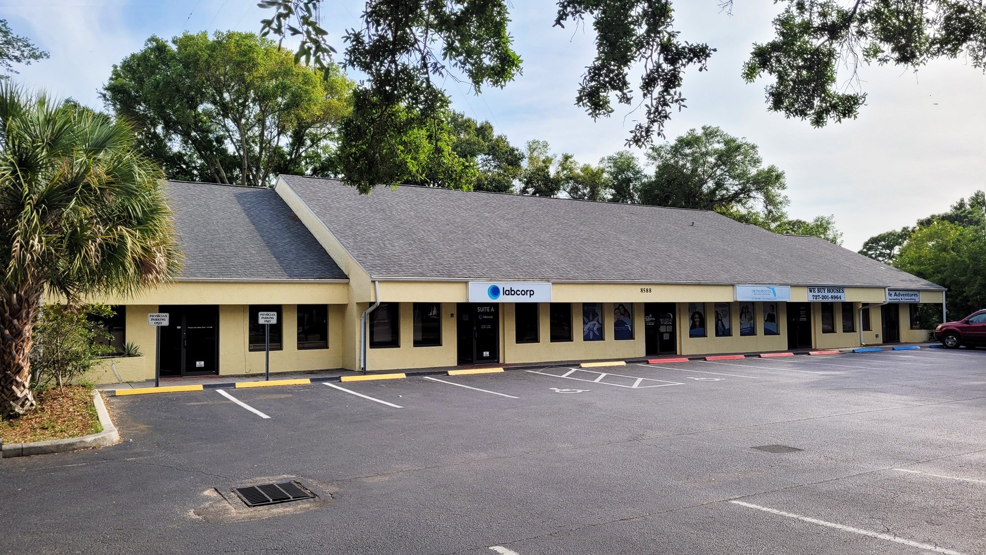 8588 Starkey Rd, Seminole, FL 33777
