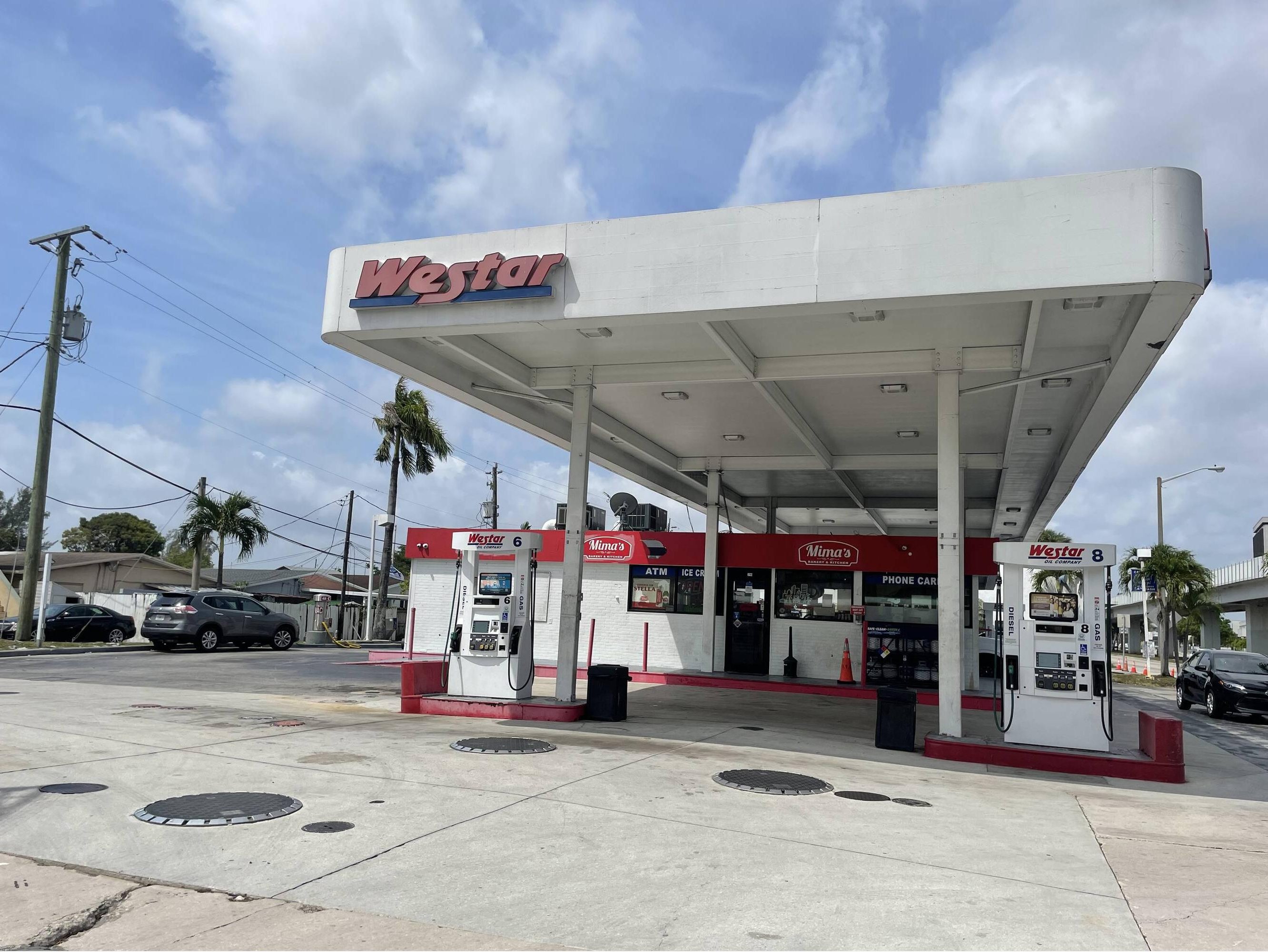 790 E 25Th St, Hialeah, FL 33013