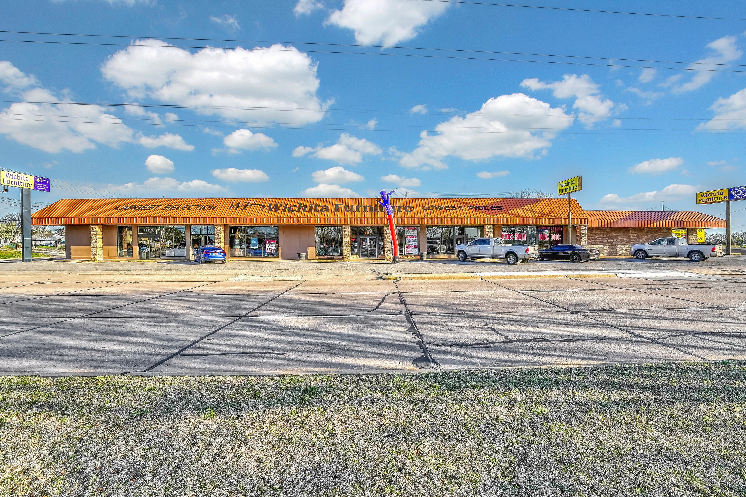1127 NW Cache Rd, Lawton, OK 73507