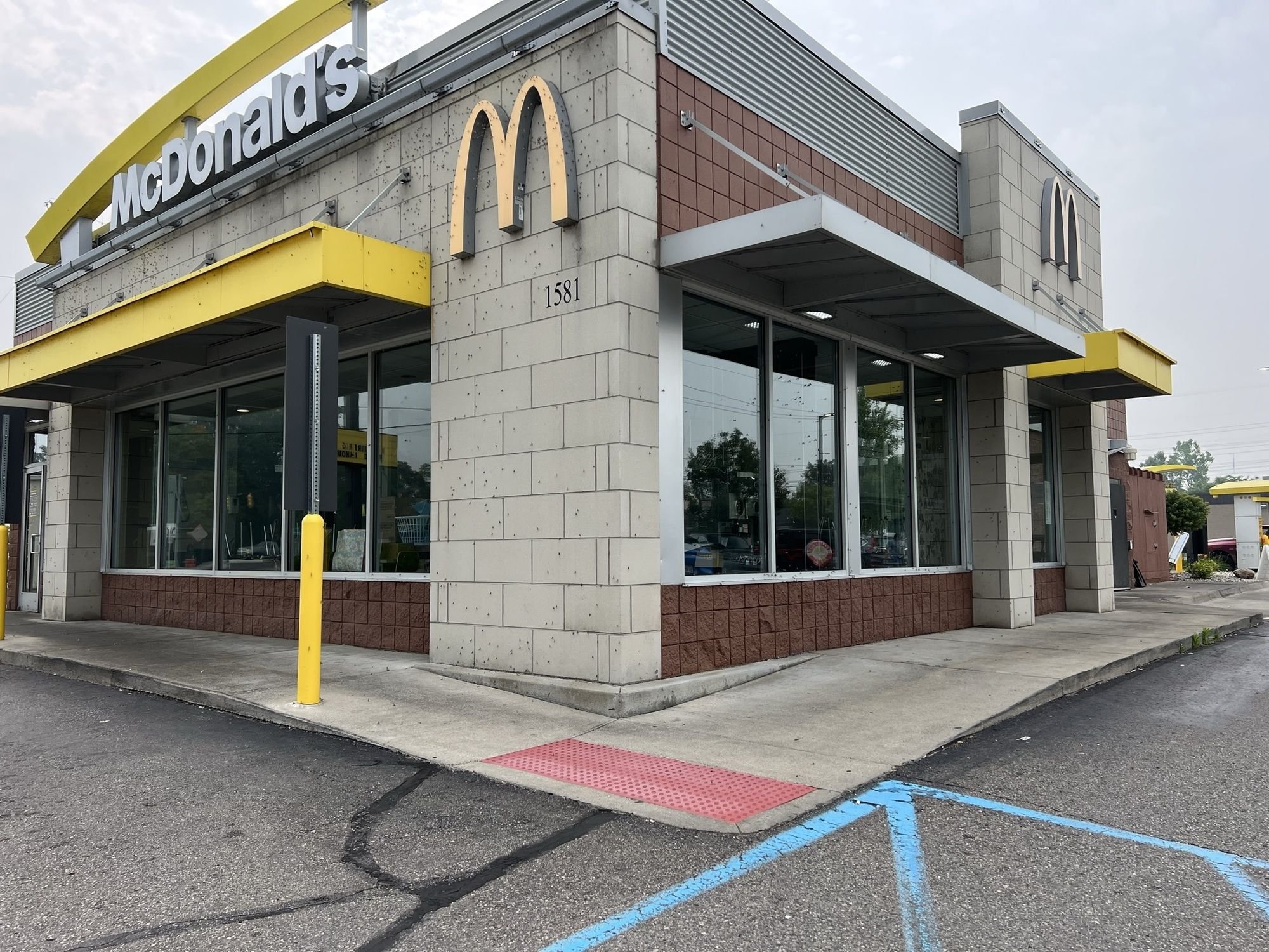 1581 Van Horn Rd, Trenton, MI 48183