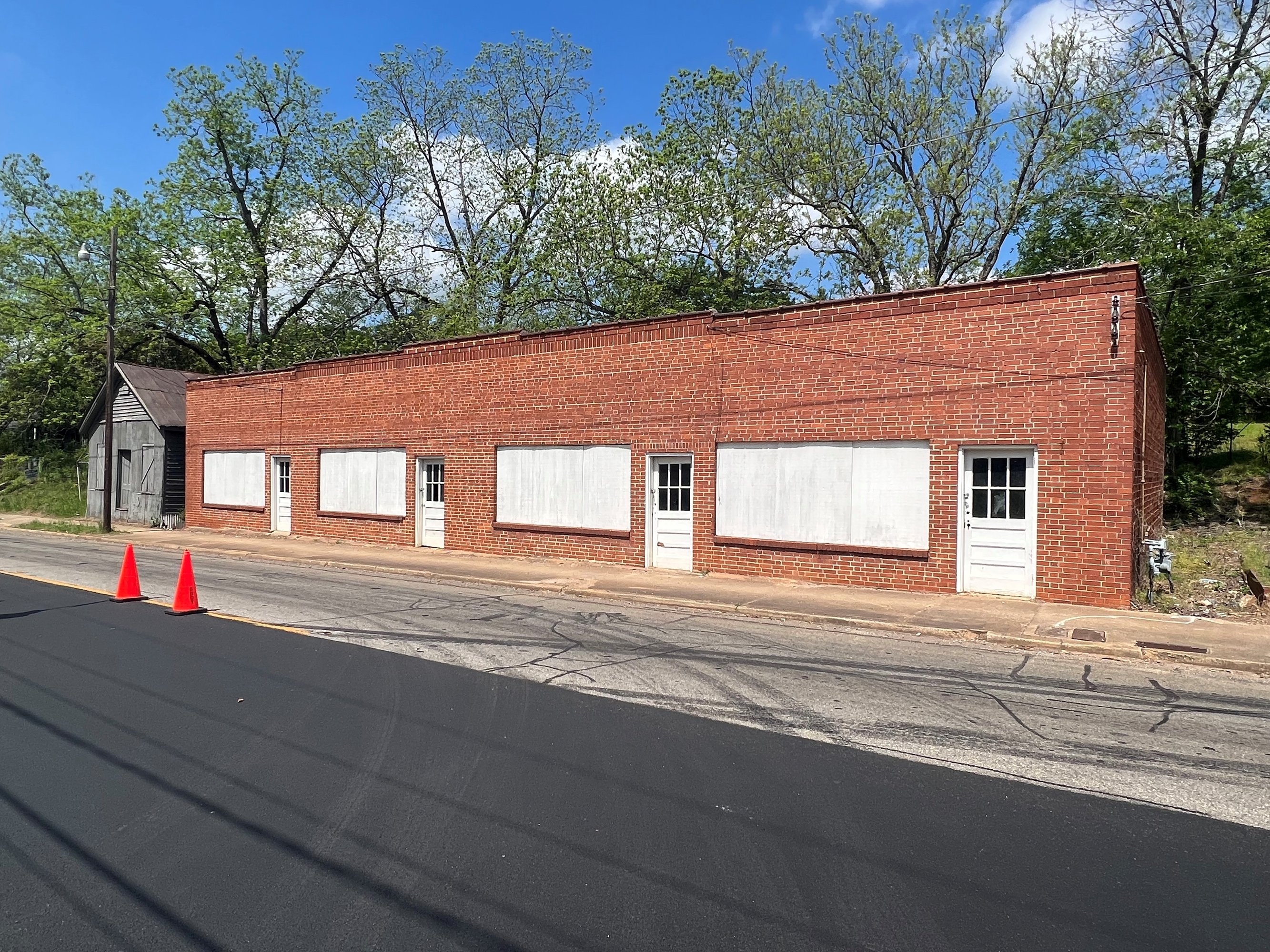709 Barnesville St, Thomaston, GA 30286