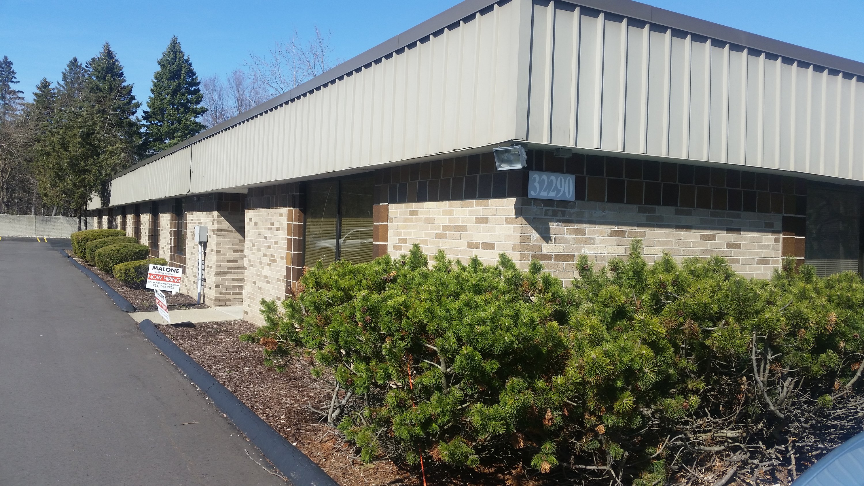 32290 5 Mile Rd, Livonia, MI 48154