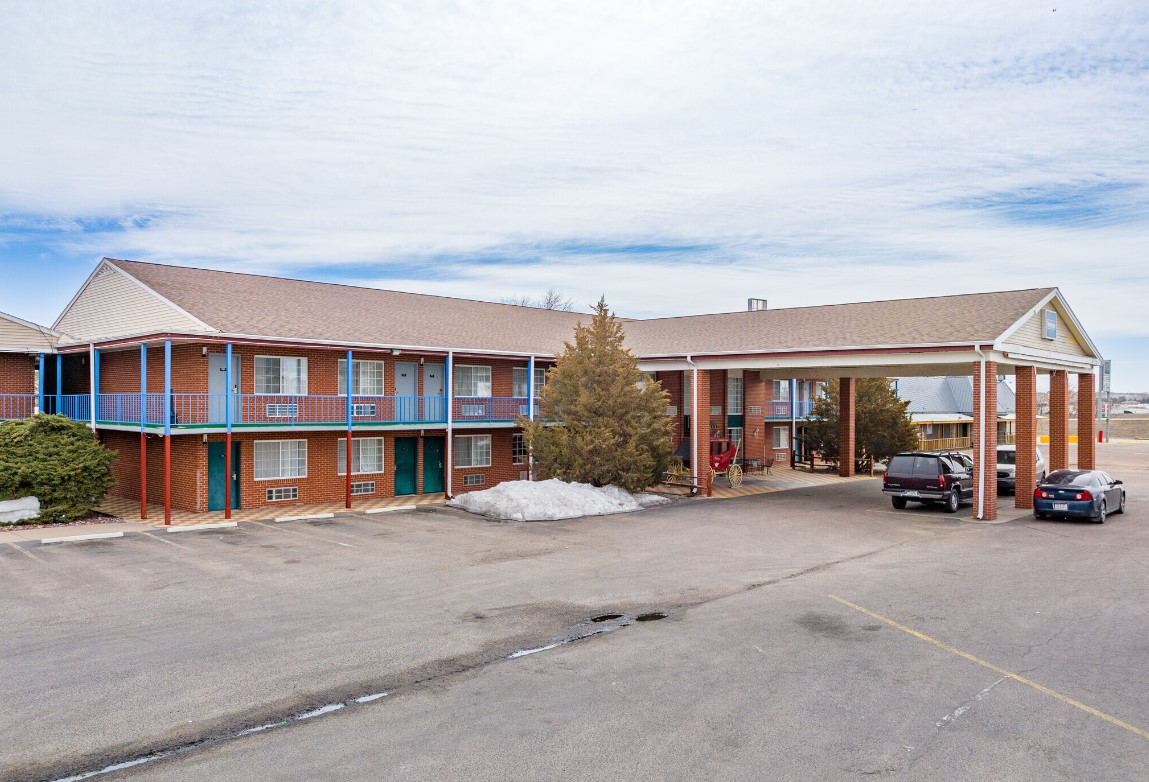 201 Stagecoach Trl, Ogallala, NE 69153