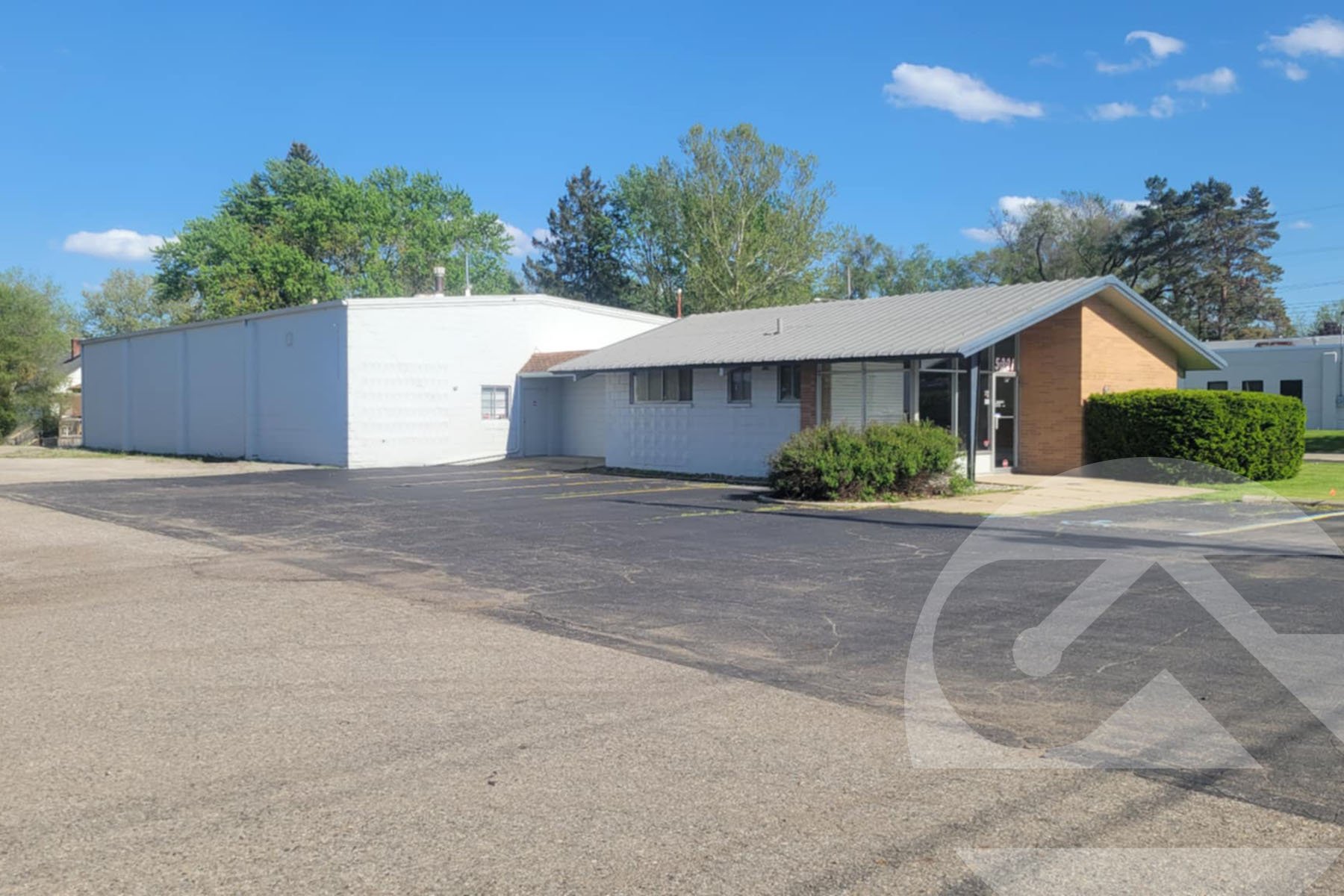 5321 S Pennsylvania Ave, Lansing, MI 48911