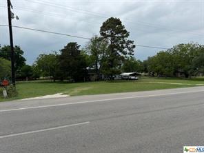 522 Us Highway 183, Cuero, TX 77954