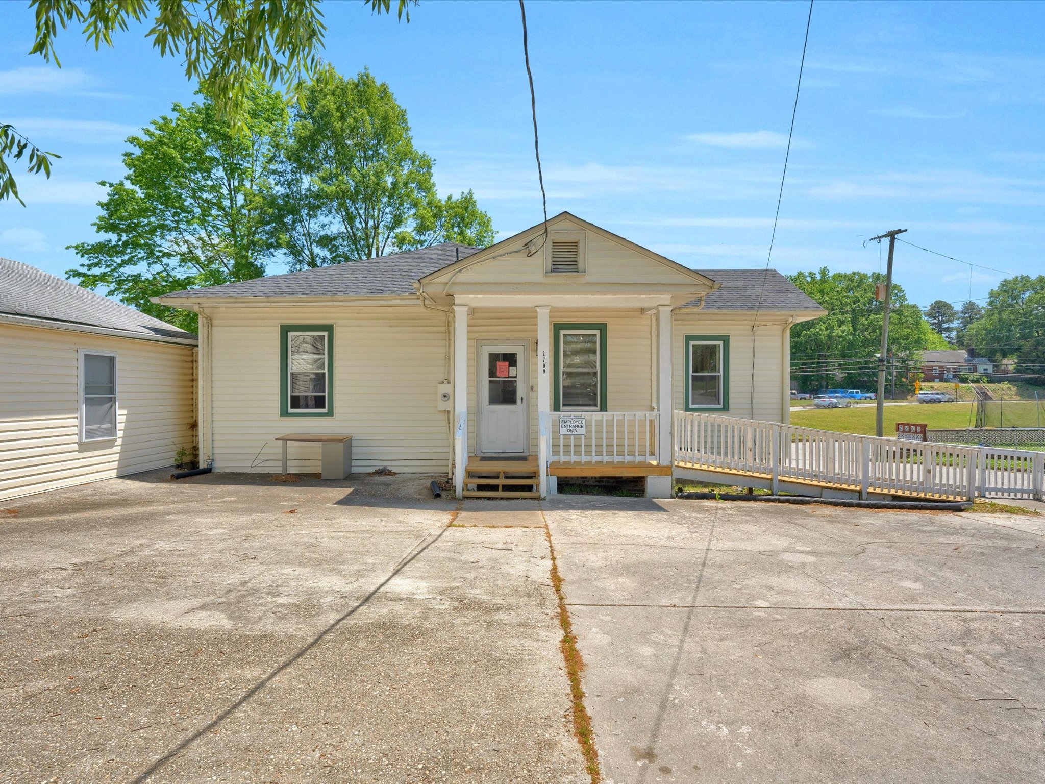 2709 Oaklawn Blvd, Hopewell, VA 23860