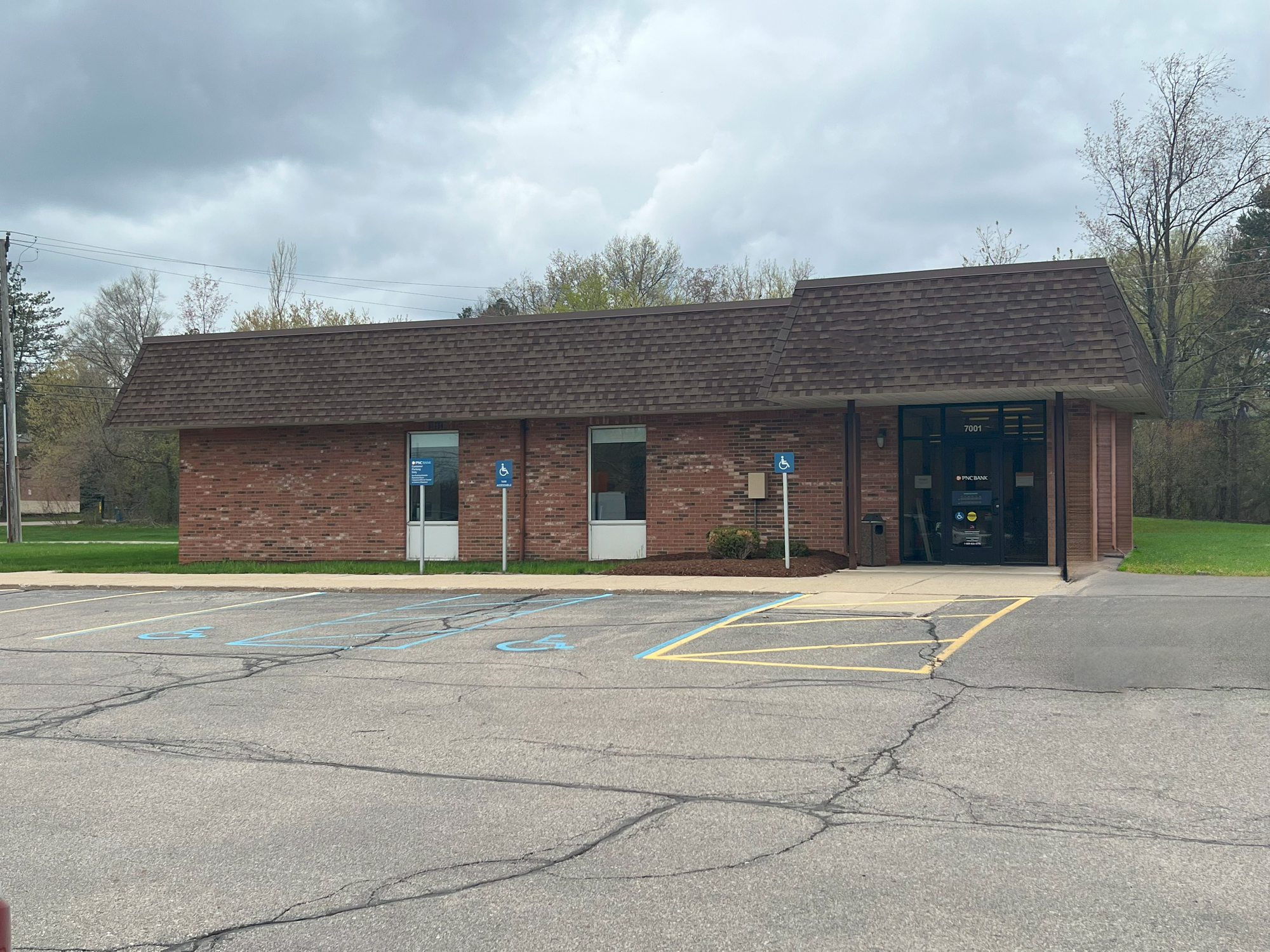 7001 Highland Rd, White Lake, MI 48383