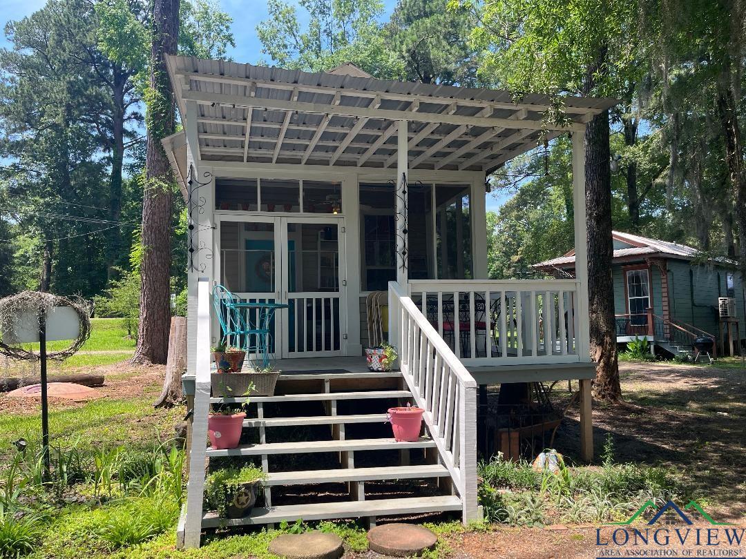 926 Cypress Dr, Karnack, TX 75661