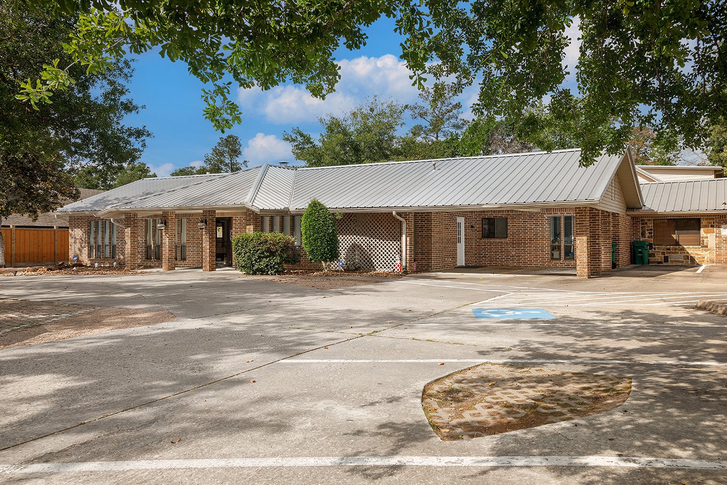 26407 Oak Ridge Dr, Spring, TX 77380