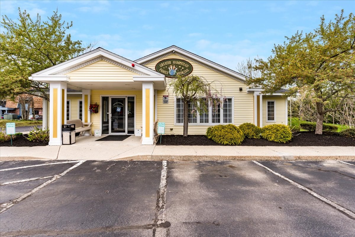 207 Stage Rd, Hampstead, NH 03841