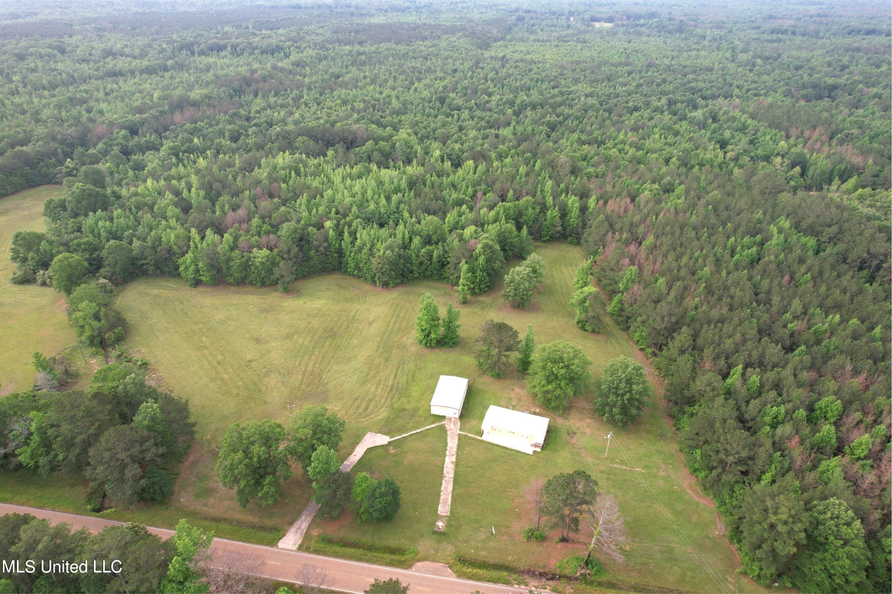 575 Simpson Highway 28 W, Pinola, MS 39149