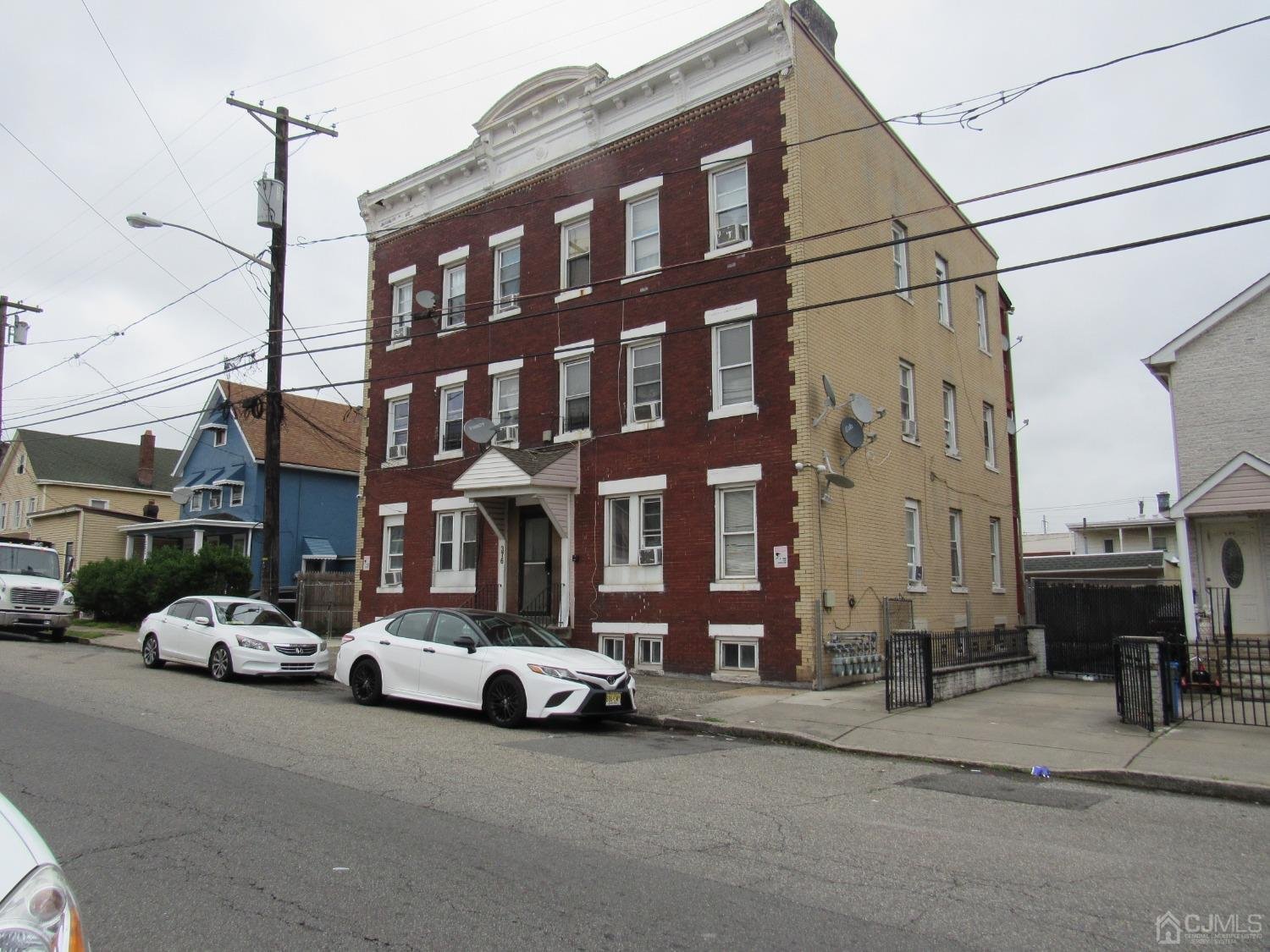 376 Prospect St, Perth Amboy, NJ 08861