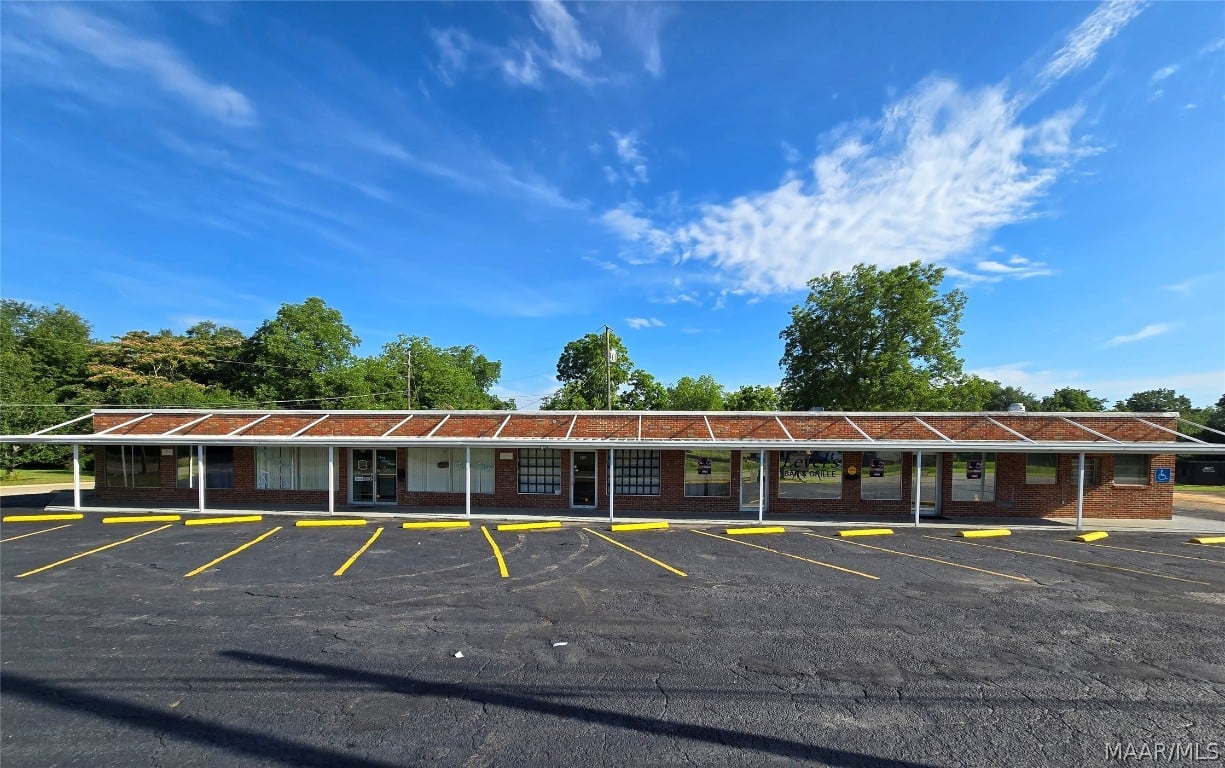 801 Daleville Ave, Enterprise, AL 36330