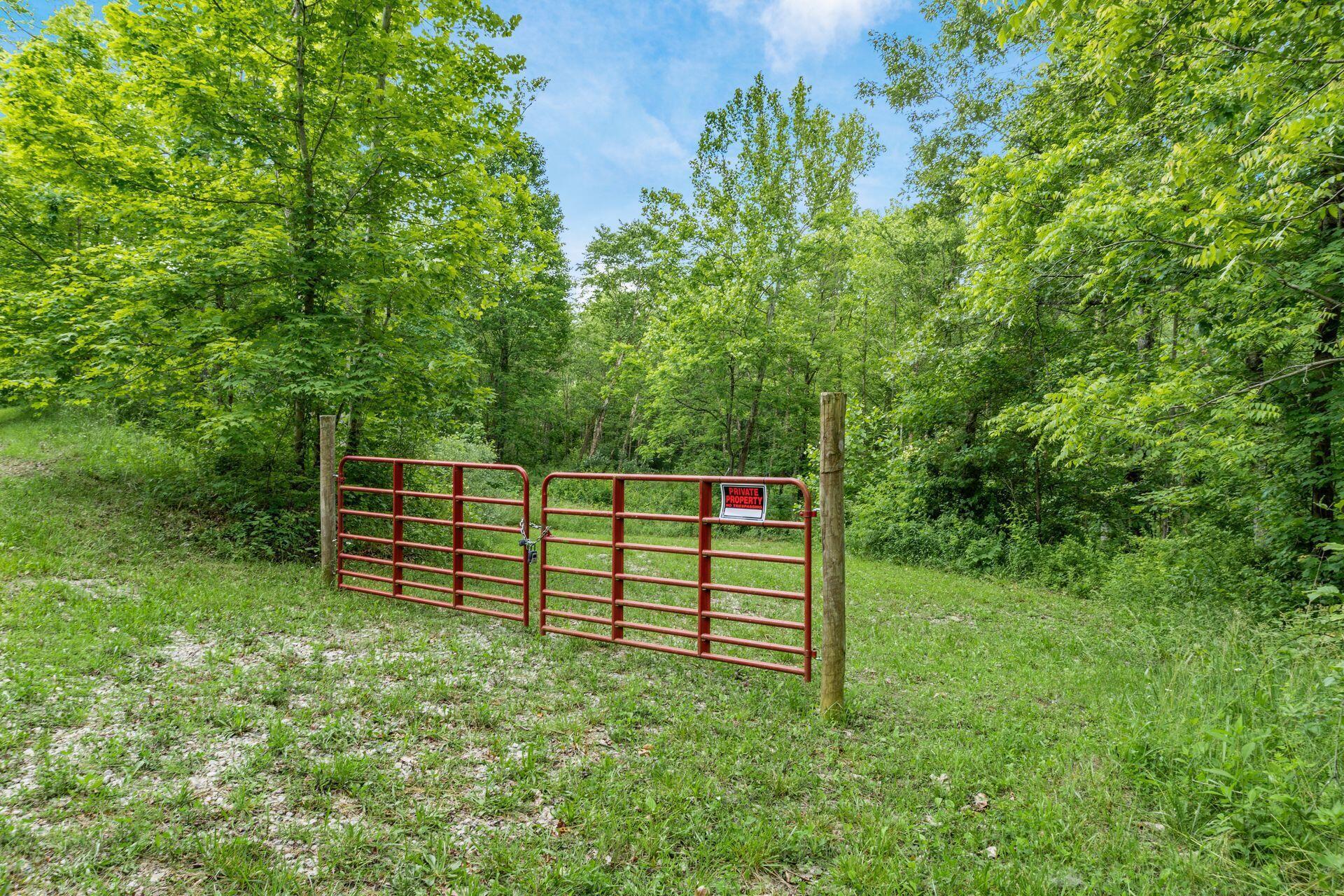 33261 Flat Run Rd, McArthur, OH 45651