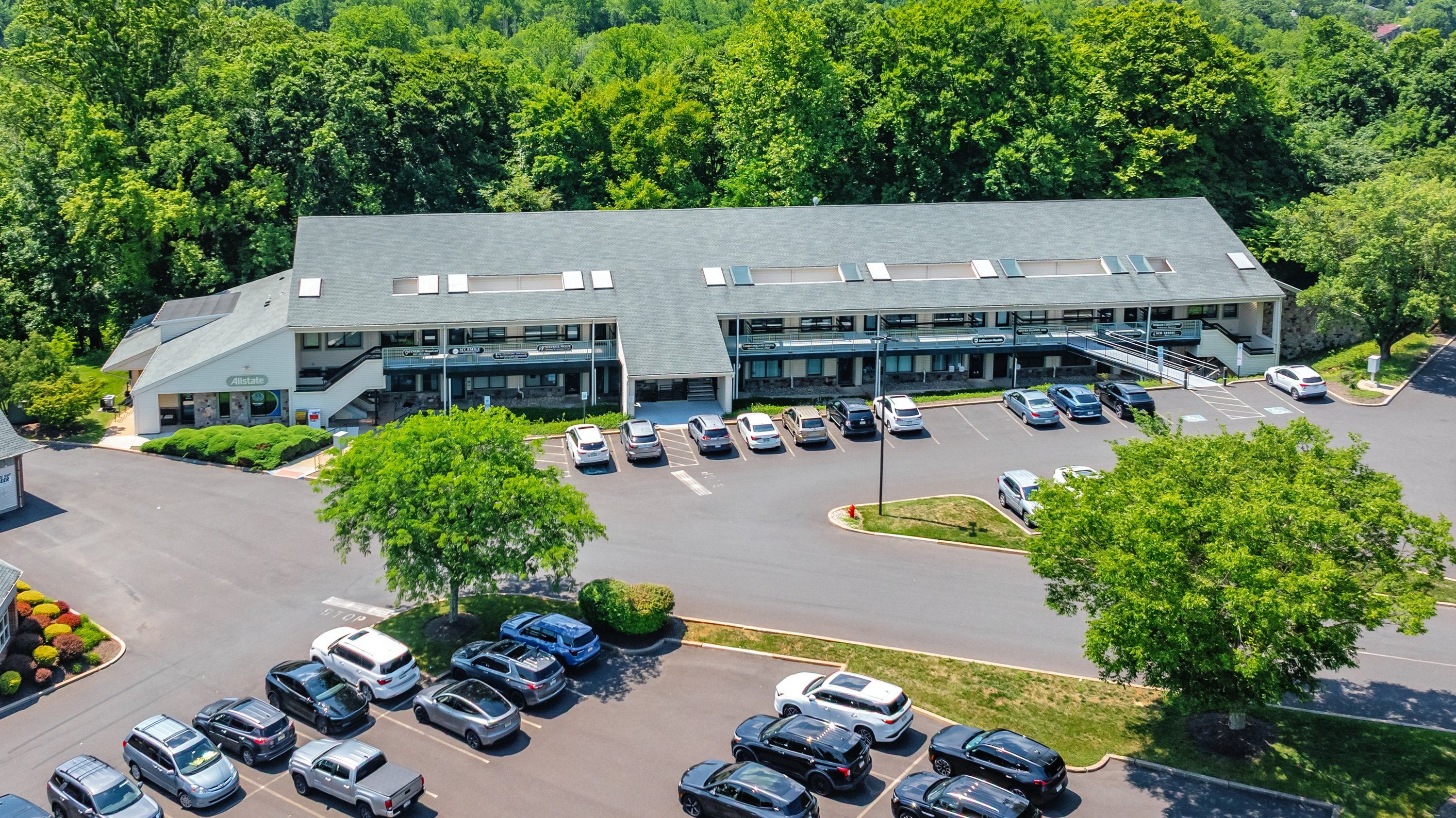 295 Buck Rd, Holland, PA 18966