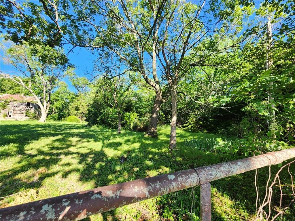 40466 Crescent Hill Rd, Osawatomie, KS 66064