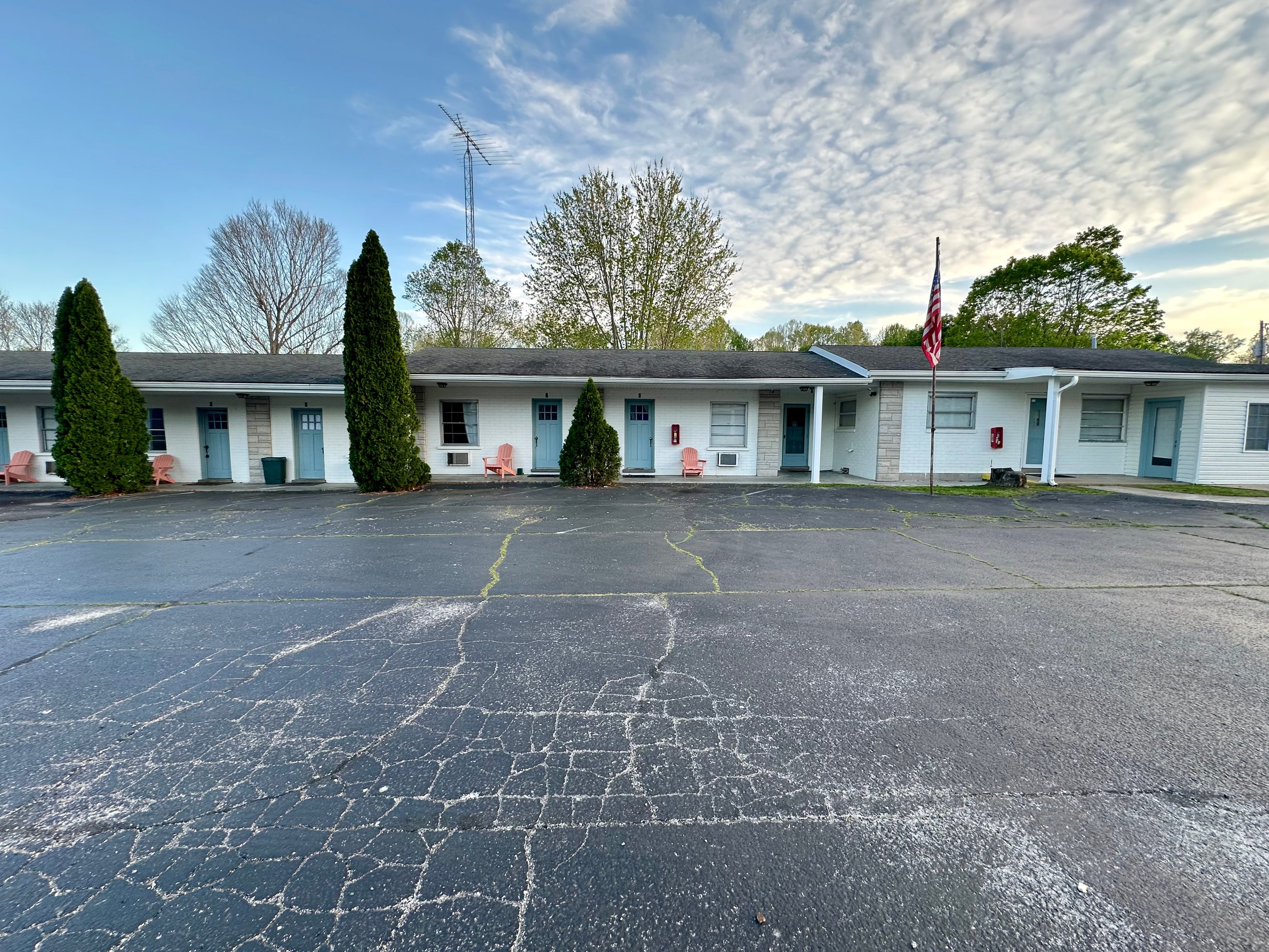 4975 Us Highway 62, Kuttawa, KY 42055