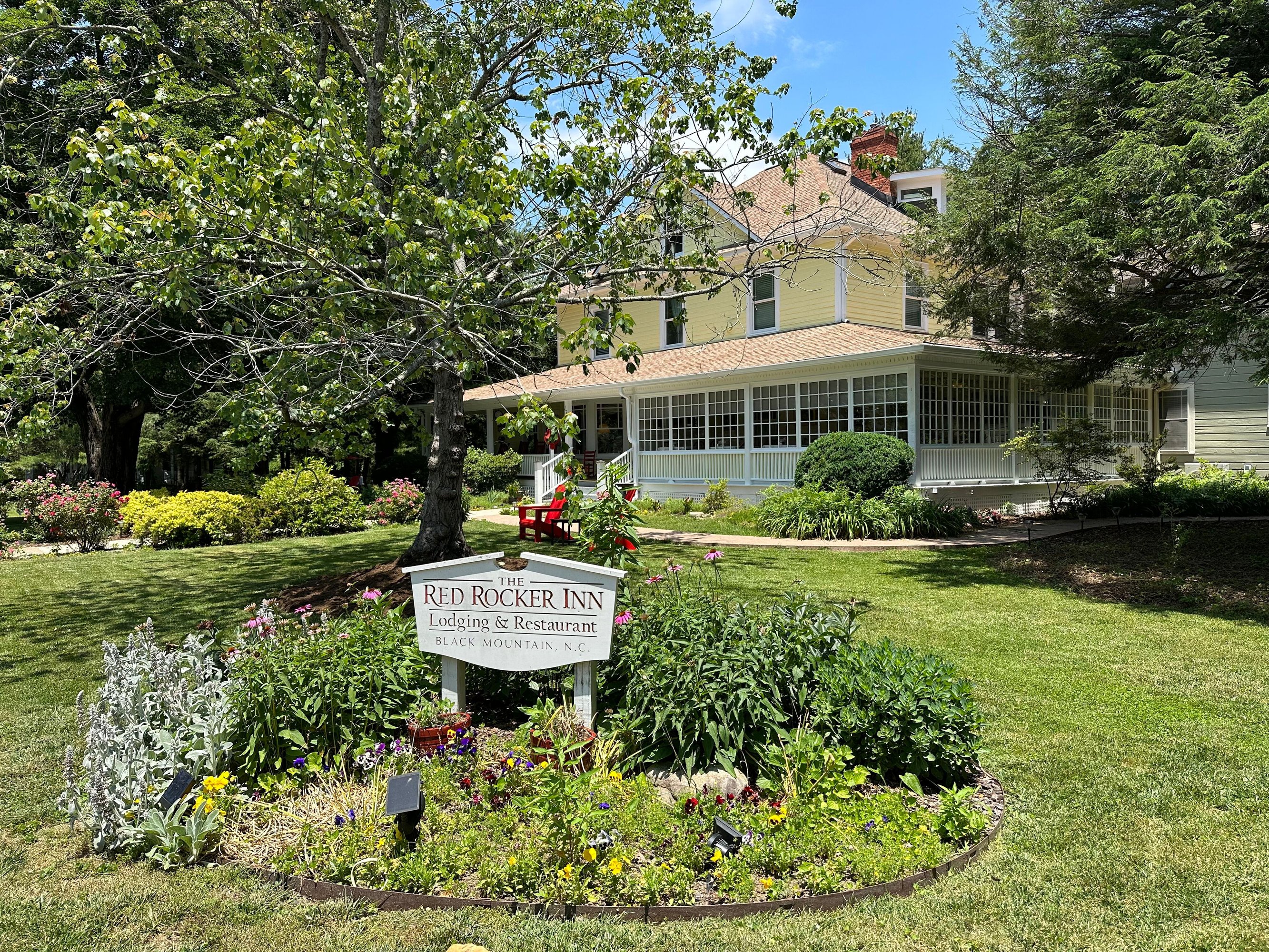 136 N Dougherty St, Black Mountain, NC 28711