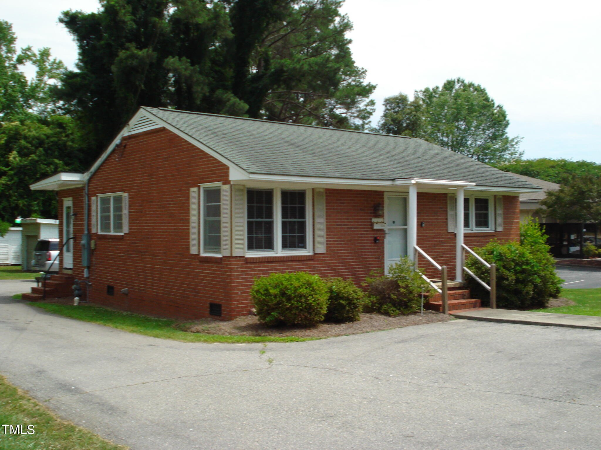 608 N Ellis Ave, Dunn, NC 28334