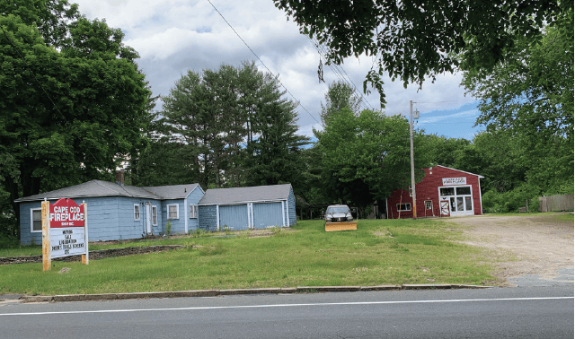 218 Schoosett St, Pembroke, MA 02359