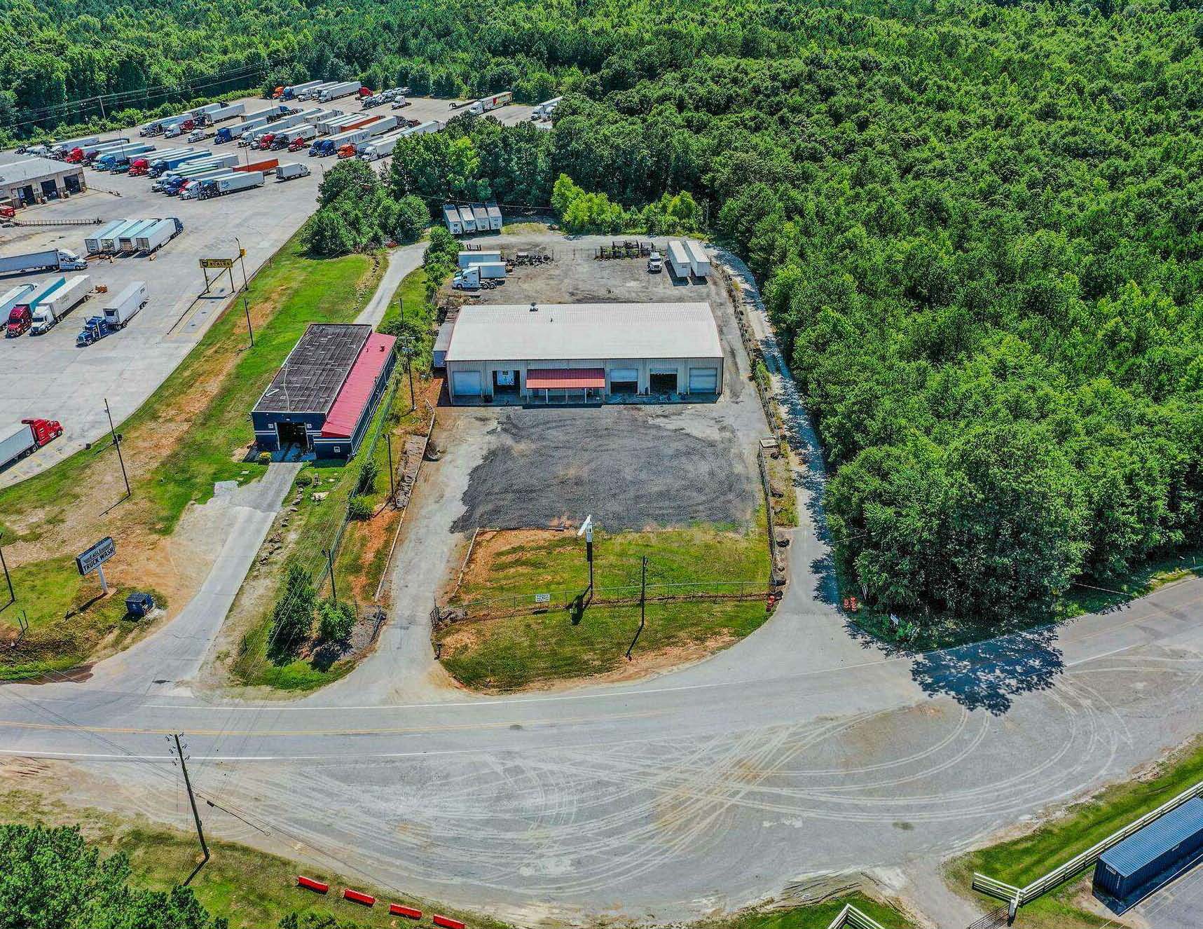 1153 Bucksnort Rd, Jackson, GA 30233