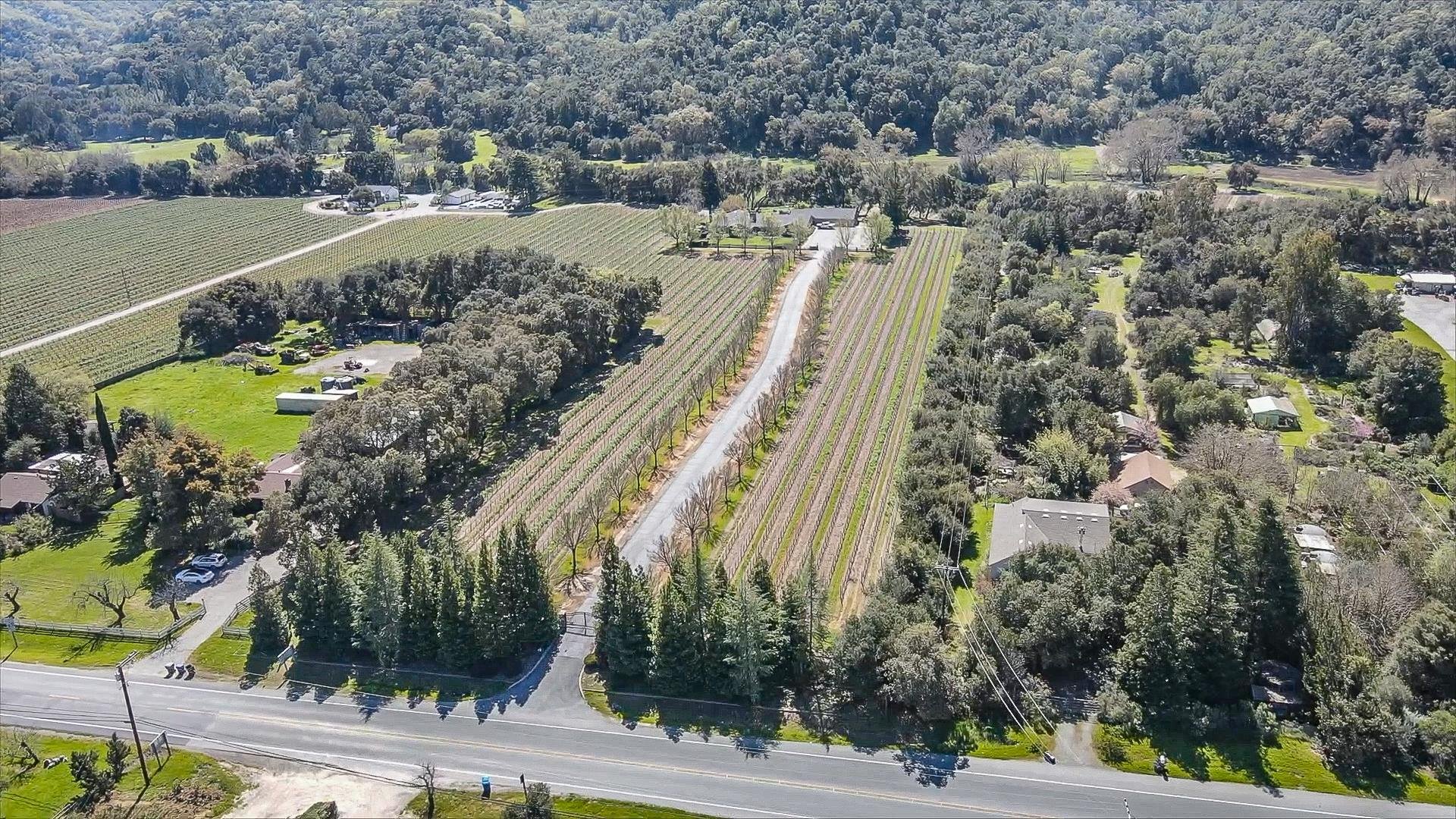 4200 Hecker Pass Rd, Gilroy, CA 95020