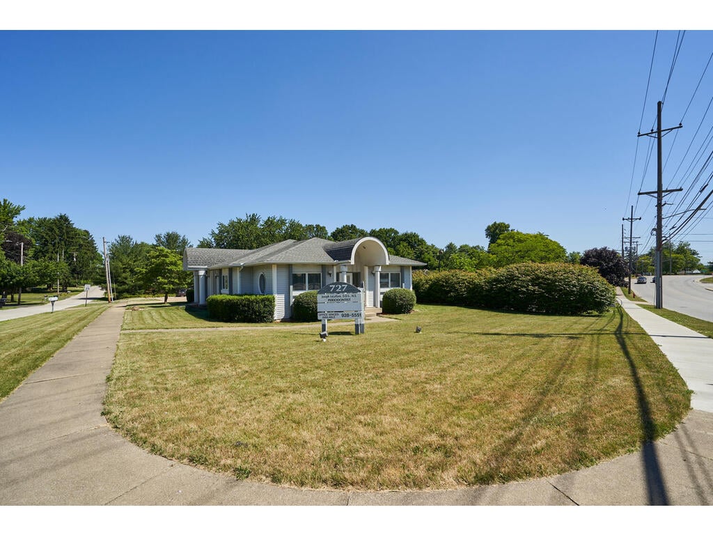 727 Graham Rd, Cuyahoga Falls, OH 44221