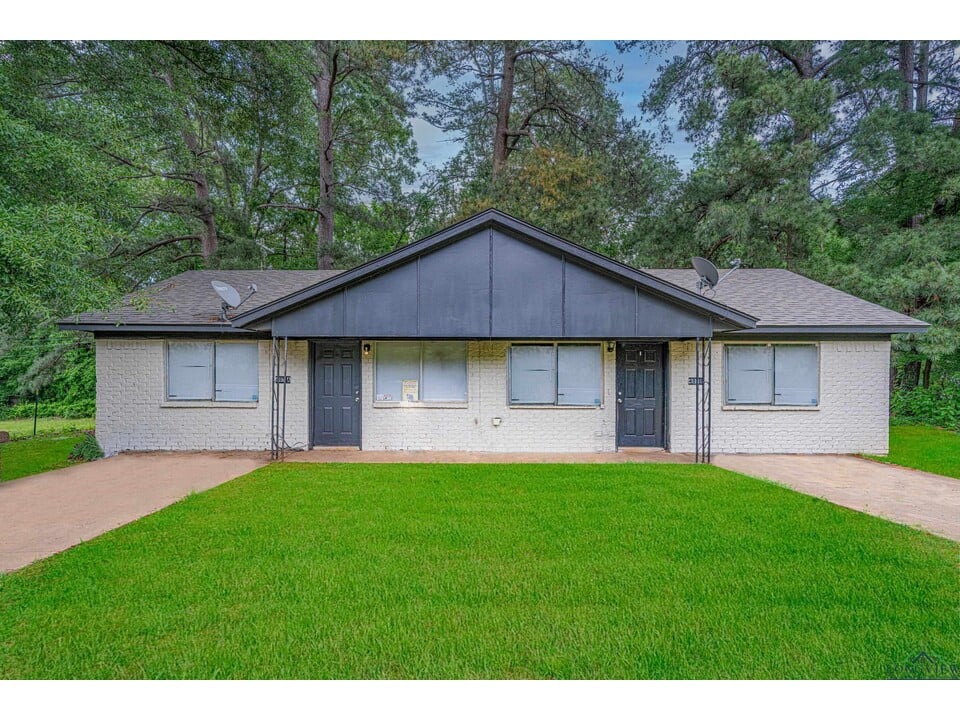 407 Kearley Dr, Hallsville, TX 75650